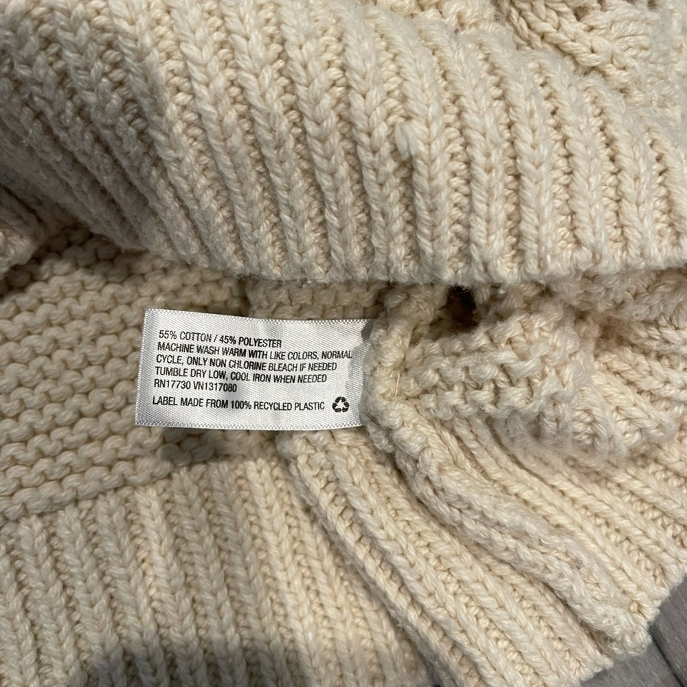 Universal Thread Sweater - Picture 4 of 4
